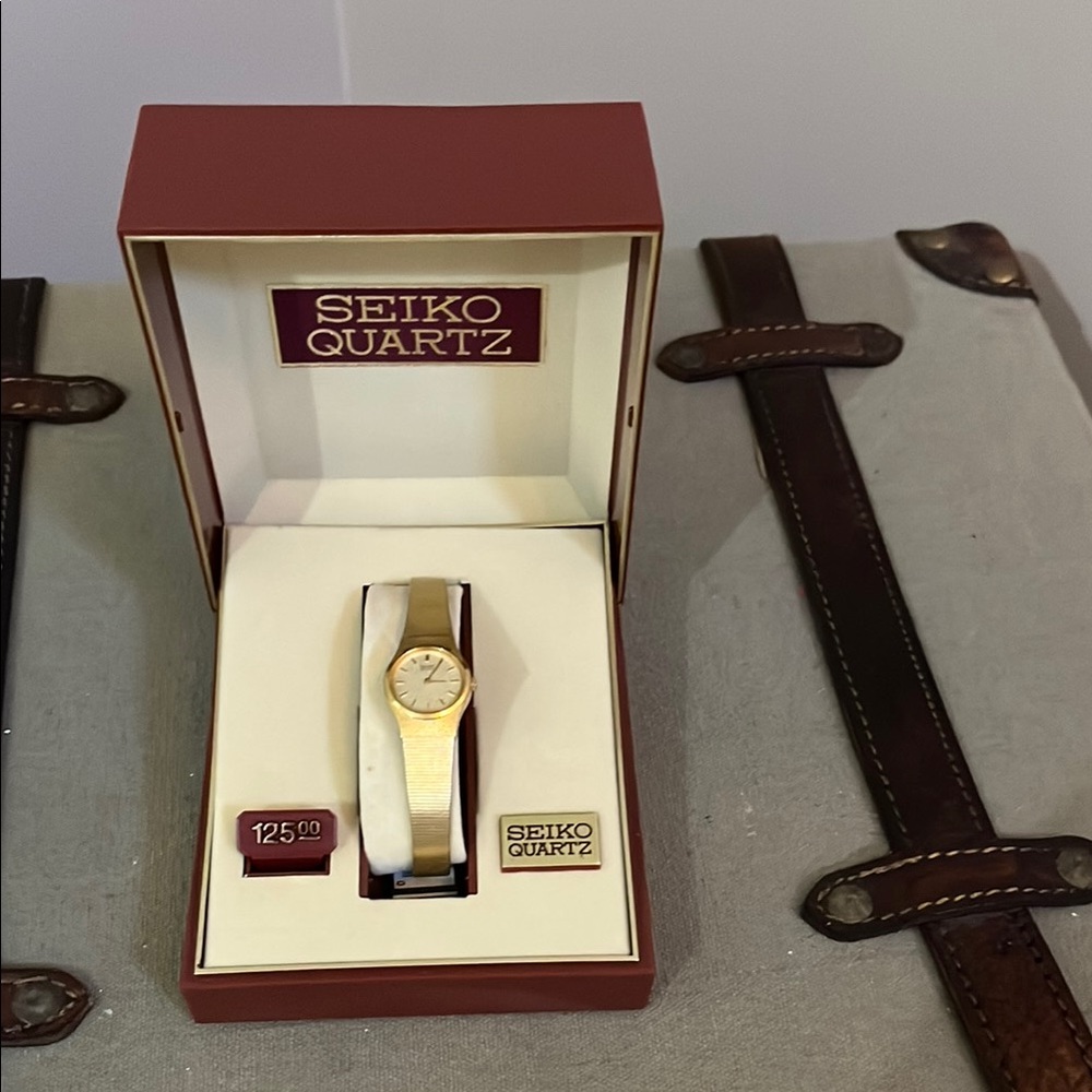 Seiko Gold Watch Timeless Elegance Woman’s Vintage Watch in original box